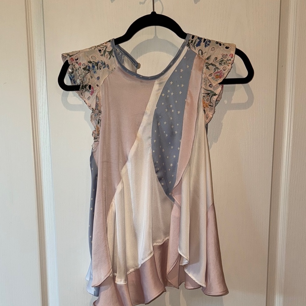 KOCH Floral and Star Sleeveless Blouse